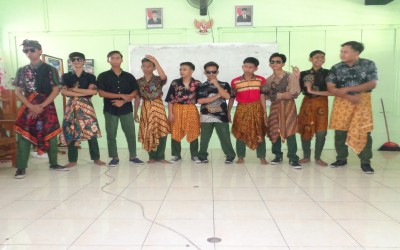 Teater kelas 12